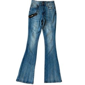 Fashion Nova Gemma Sculpting Stretch Flare Jeans (Size 0) – Vintage Wash